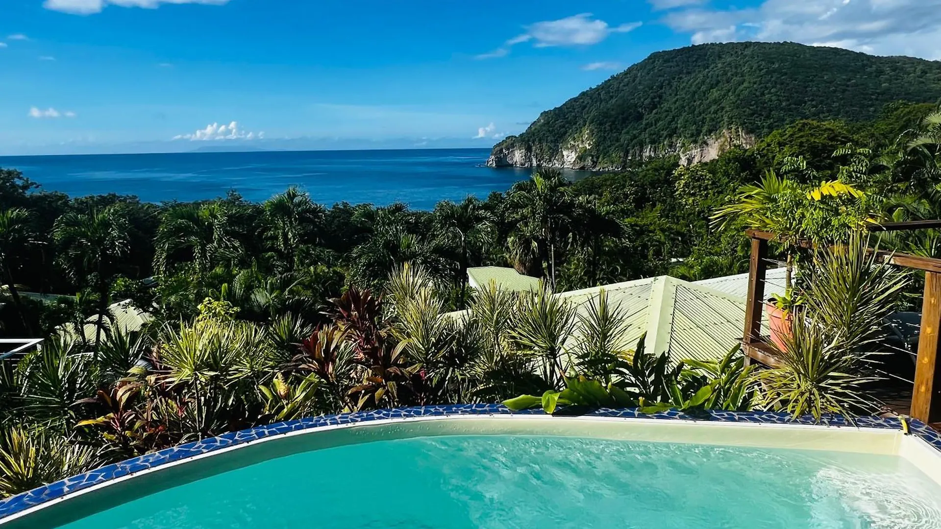 Vue Mer/3Beds/Piscine/wifi/900 mètres de la plage Deshaies