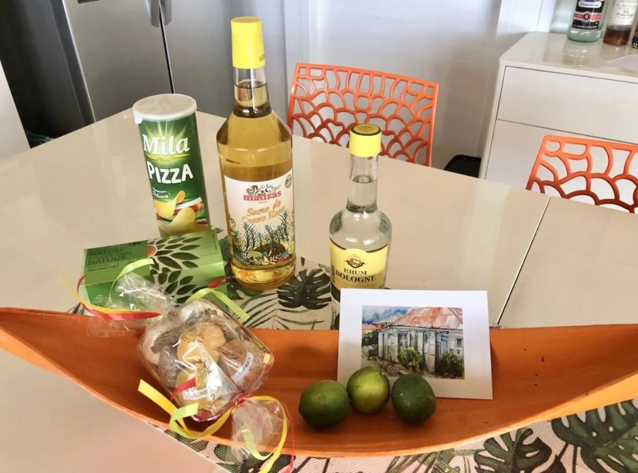 Vue Mer/3Beds/Piscine/wifi/900 mètres de la plage Deshaies